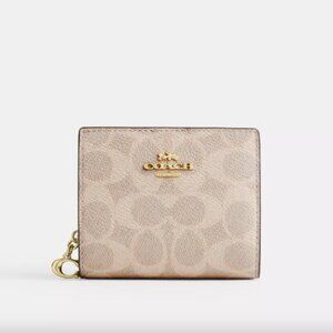 COACH Snap Wallet In Signature Canvas